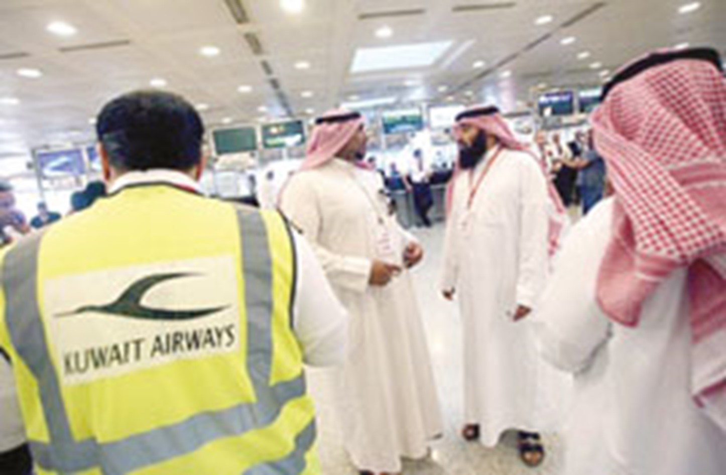 الكويت تستغني عن 25 ألف وافد من العاملين في القطاع الحكومي