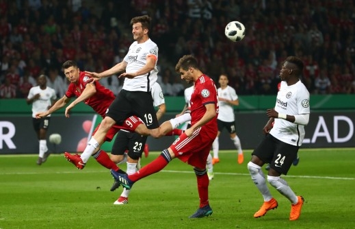 حرمان جماهير فرانكفورت من "ليلة سحرية " بالدوري الأوروبي حرمان جماهير فرانكفورت من "ليلة سحرية " بالدوري الأوروبي