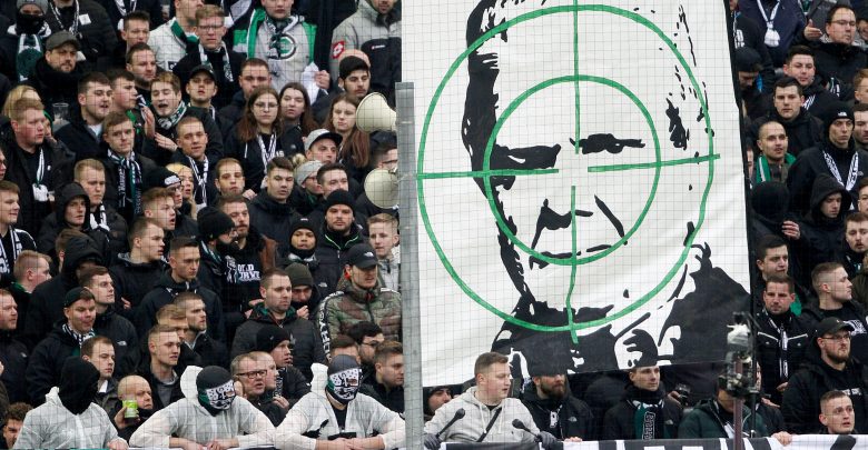 الجماهير الألمانية تقدم وقفة صارمة ضد العنصرية والتمييز