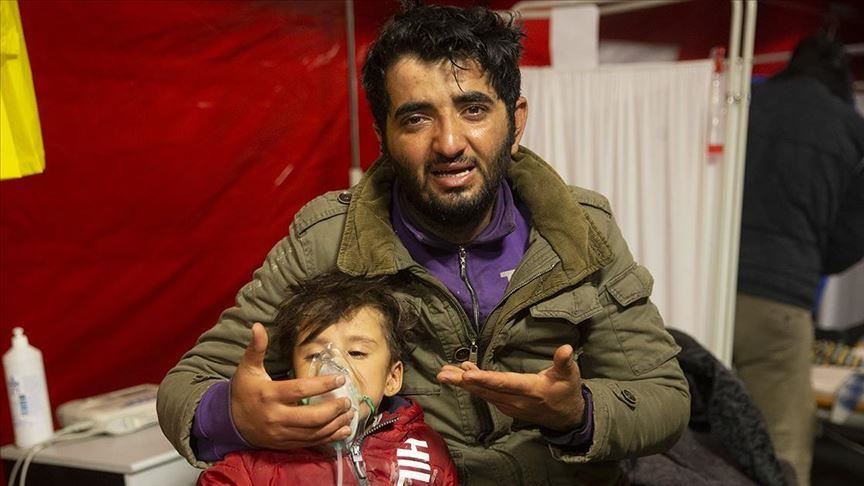 الأمن اليوناني يستهدف طالبي اللجوء بقنابل غاز مسيل للدموع