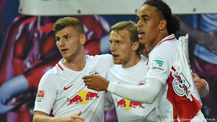 لاعبو لايبزج يتنازلون عن نسبة من رواتبهم لمساعدة العاملين بالنادي