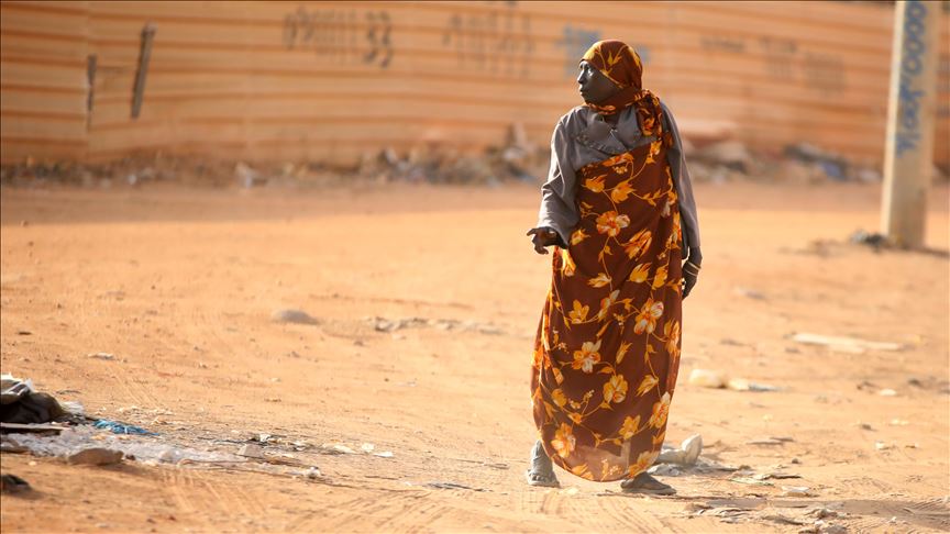 "بائعات الشاي" بالسودان.. مشاعل كفاح تضررت من كورونا