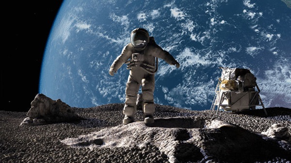 عودة ثلاث رواد فضاء من المحطة الدولية إلى الأرض بسلام