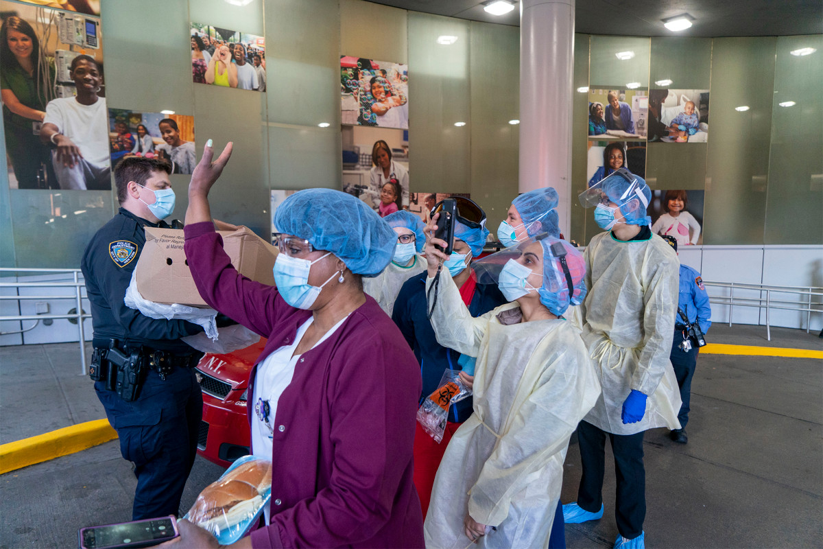 ممرضات يقاضين ولاية نيويورك بسبب عملهن في ظروف خطيرة