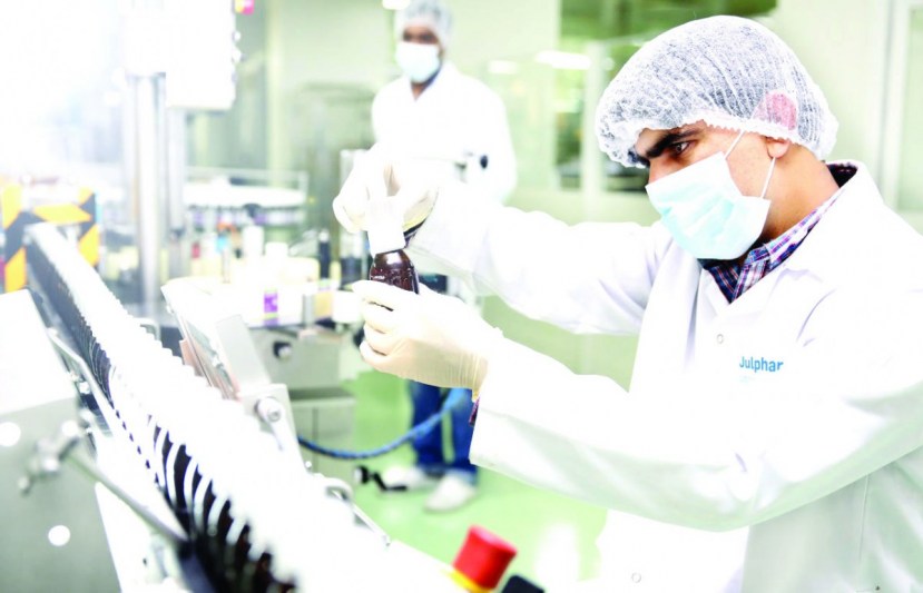 صناعة الدواء العالمية تفحص 145 علاجا محتملا لـ "كوفيد-19"