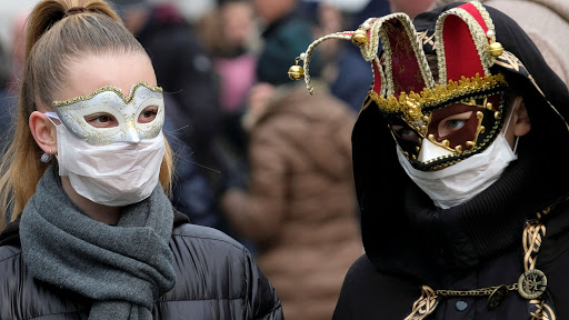 السماح للإيطاليين بزيارة أقاربهم وشركائهم(وربما) الأصدقاء المقربين