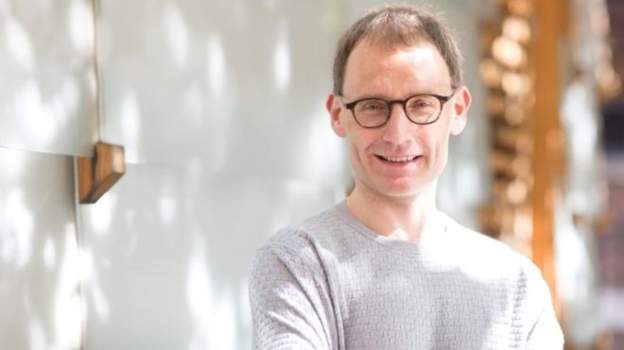 البروفيسور، نيل فيرغسون