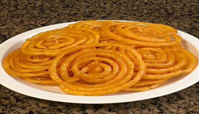 "الزلابية".. كورونا يحرم الجزائريين من "ملكة" حلويات رمضان