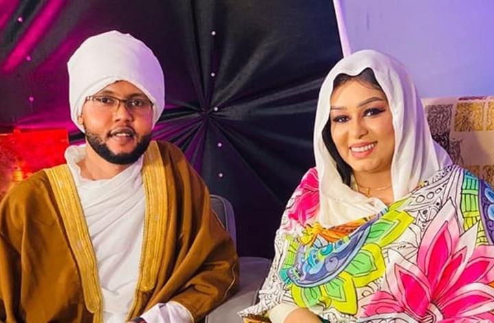 مطرب سوداني يعترف بإجراء جلسات حقن بالاف الدولارات لتفتيح بشرته مطرب سوداني يعترف بإجراء جلسات حقن بالاف الدولارات لتفتيح بشرته