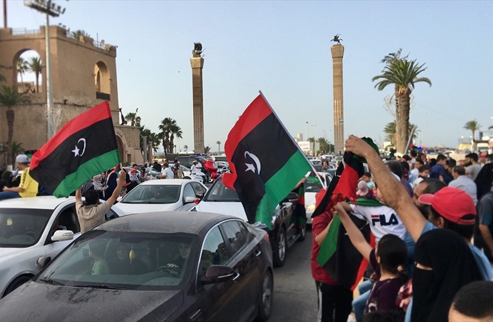   احتفالات بطرابلس.. والبرلمان يدعو الأعضاء للالتحاق بعملهم