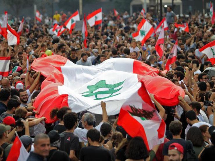احتجاجات في عدد من المناطق اللبنانية على ارتفاع سعر الدولار