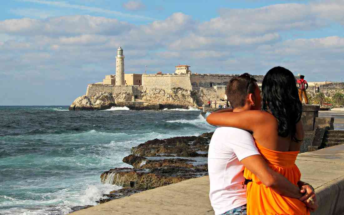 استئناف التجارة والسياحة والنقل تدريجيا في كوبا