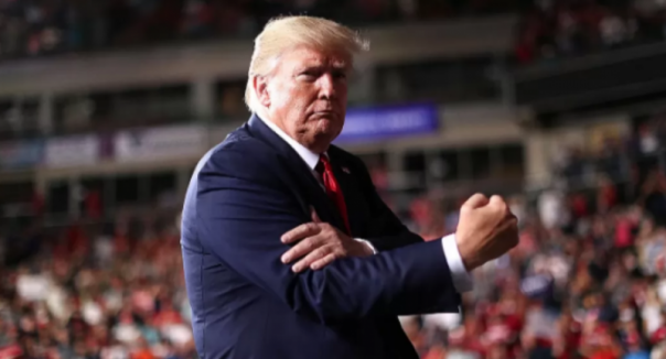 ترامب يفرض عقوبات على محققين بملف أفغانستان بالجنائية الدولية