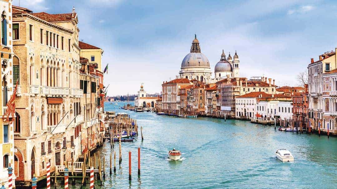 إيطاليا: 36.5٪ من المواطنين فقط متأكدون من إمضاء العطلة