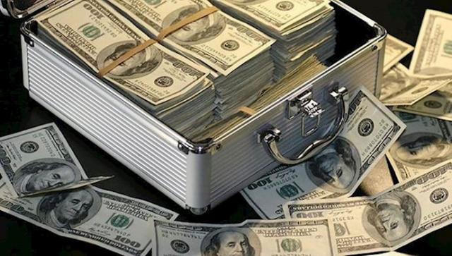 دبي تسلم مكتب التحقيقات الفيدرالي الأمريكي متهمين بغسيل الأموال