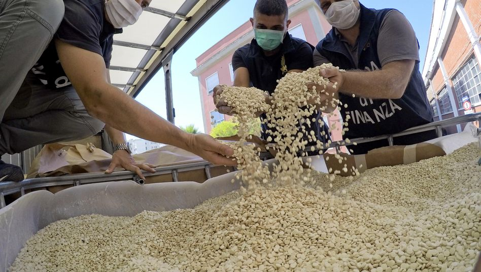 مخدرات حقيقيةوجهاديون مزيفون..لماذا اخفت ايطاليا تورط الاسد ..؟ مخدرات حقيقيةوجهاديون مزيفون..لماذا اخفت ايطاليا تورط الاسد ..؟