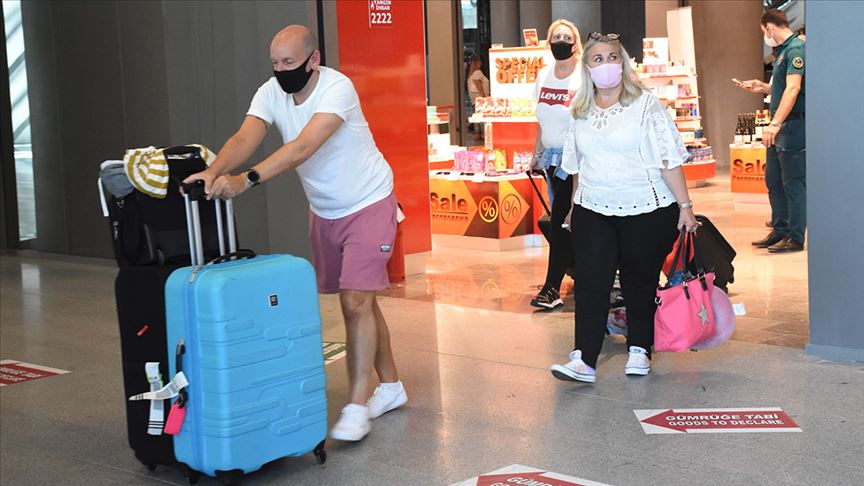البريطانيون في حالة فوضى بعد إدراج فرنسا بقائمة الحجر 