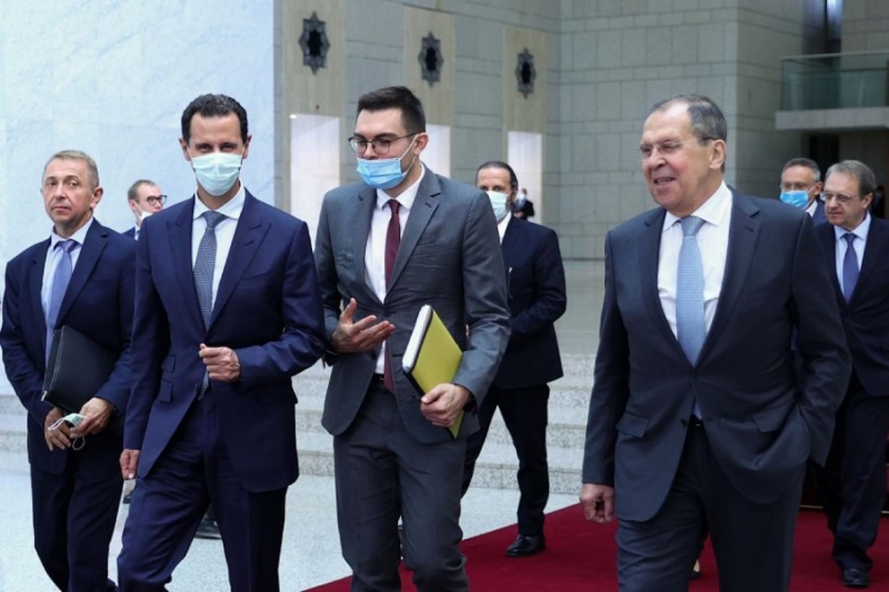 روسيا تواصل فرض هيمنتها،وتلزم الأسد بتوقيع اتفاقيات تمكن قبضتها