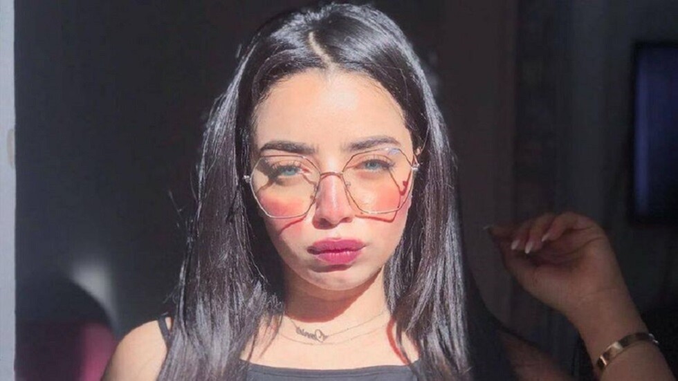 مصرية تعلن عن زواجها المثلي