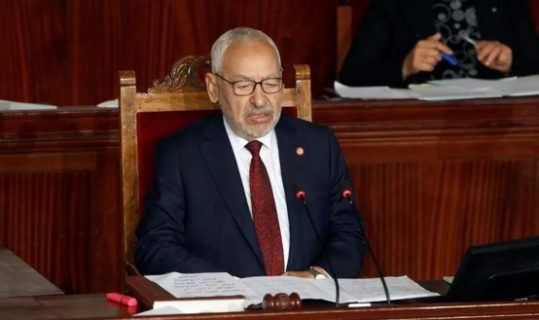 100 قيادي تونسي يوقعون على وثيقة تطالب الغنوشي بعدم الترشح