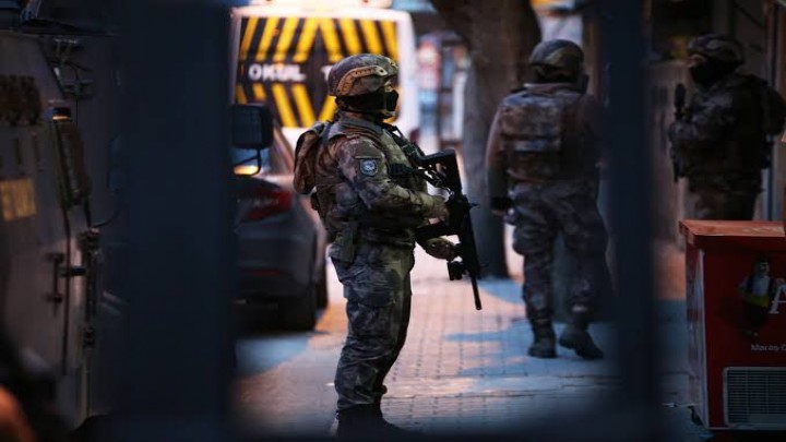    تركيا تعتقل 5 سوريين يشتبه بانتمائهم لـ"هيئة تحرير الشام"
