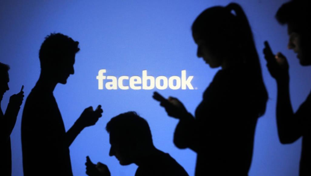 شركة "فيسبوك" تفكك شبكات تضليل وتلغي الوف الصفحات الزائفة