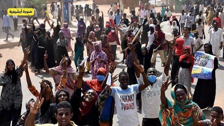 السودان.. تظاهر مئات الطلاب احتجاجا على تردي الأوضاع المعيشية