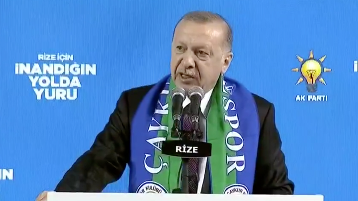 أردوغان ينتقد بشدة موقف الولايات المتحدة ودول غربية أخرى الداعم لتنظيم   الإرهابي  - ايه - ايه
