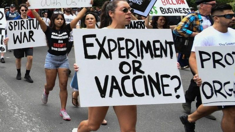 الآلاف في أستراليا يحتجون ضد التطعيم بفيروس كورونا