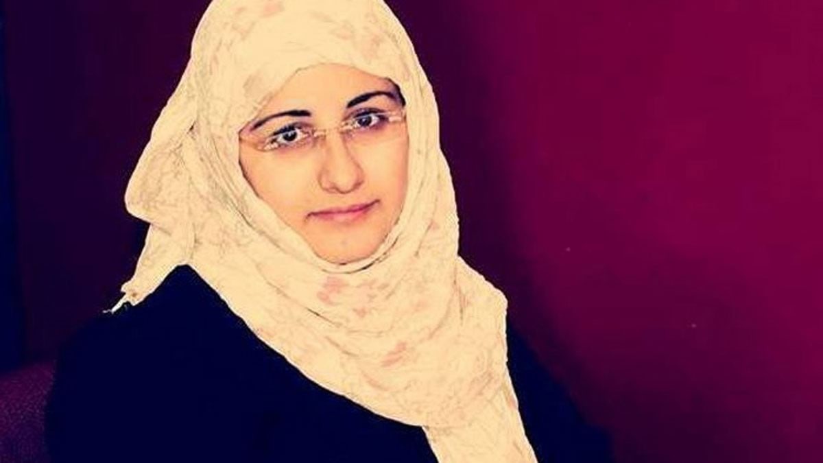 ميسون الأرياني.. شاعرة يمنية تفوز بجائزة "توليولا" في إيطاليا
