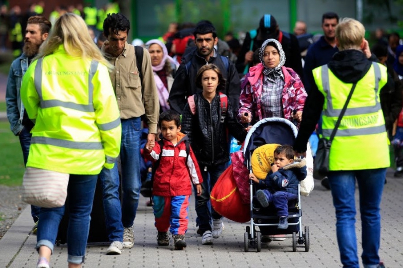  ألمانيا تسمح للاجئين السوريين بإحضار 100 فرد من عائلاتهم