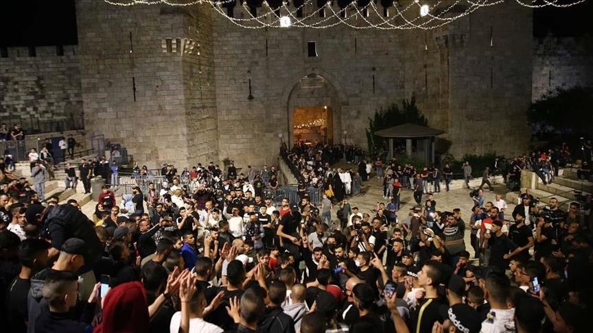 القدس.. شرطة إسرائيل تخلي ساحة باب العامود من الفلسطينيين