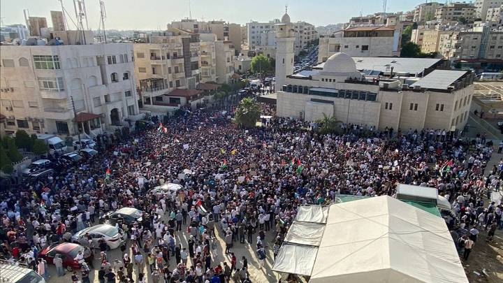مظاهرة عمان قرب قرب في الكالوتي السفارة الاسرائيلية