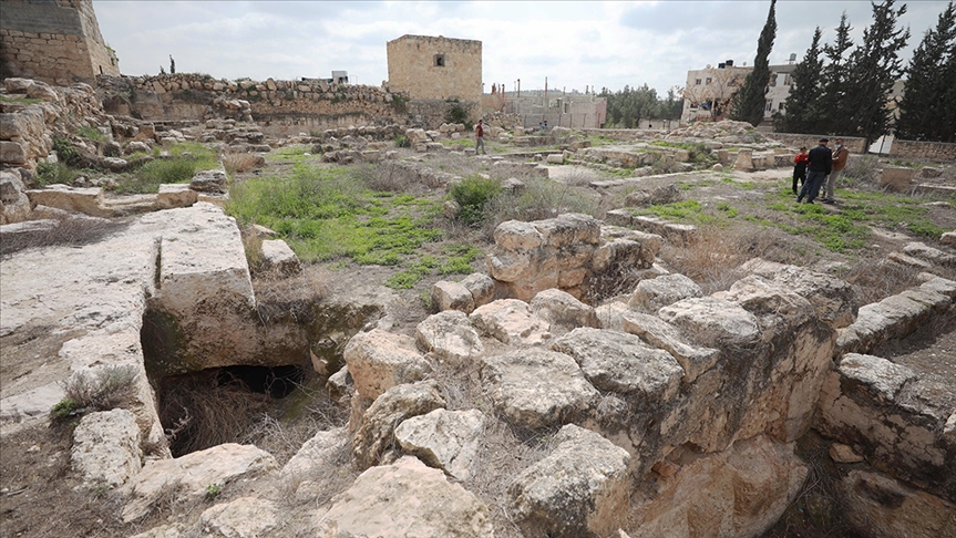 "قصر المُورَق".. شاهد على أرستقراطية الحكم الروماني بفلسطين "قصر المُورَق".. شاهد على أرستقراطية الحكم الروماني بفلسطين