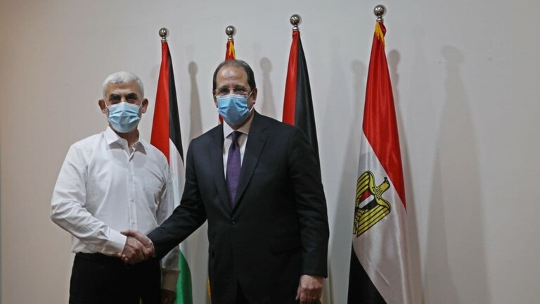 رئيس حركة حماس مع عباس كامل في غزة