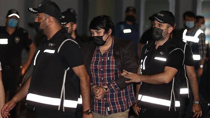 المتهم اعيد الى تركيا مخفورا - ايه - ايه