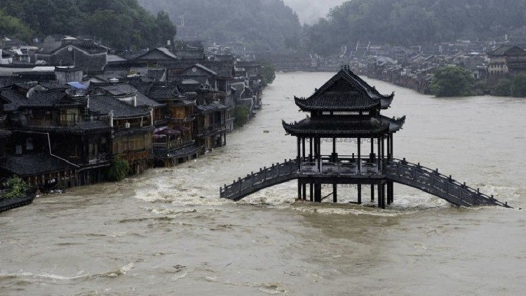 أمطار وفيضانات مدمرة.. قتلى ومفقودون وانهيار سدود في الصين
