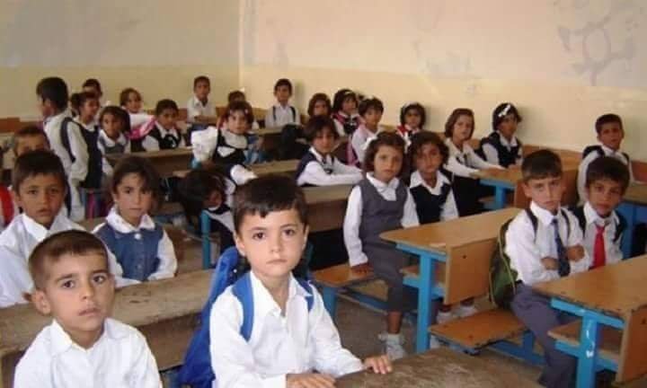 جدل في لبنان بعد قرار وزير التربية الخاص بحضور الطلاب للمدارس  
