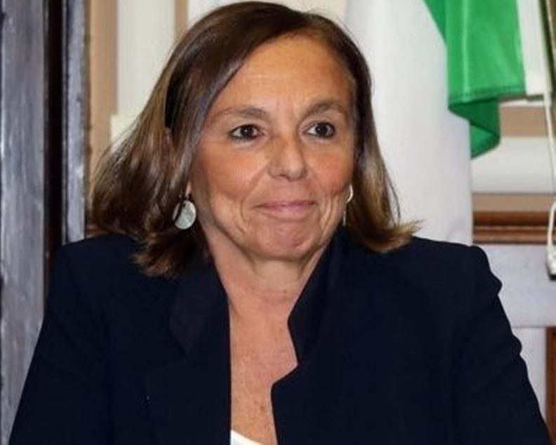 وزيرة الداخلية الايطالية:زيادة كبيرة في نسبة الجرائم على الإنترنت