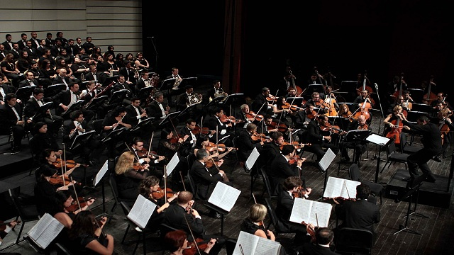 أوركسترا القاهرة تحتفي بشوستاكوفيتش ودفورجاك في موسمها الـ55