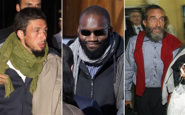 مظهر الرهائن الفرنسيين يدعو للاعتقاد باعتناقهم الإسلام خلال احتجازهم