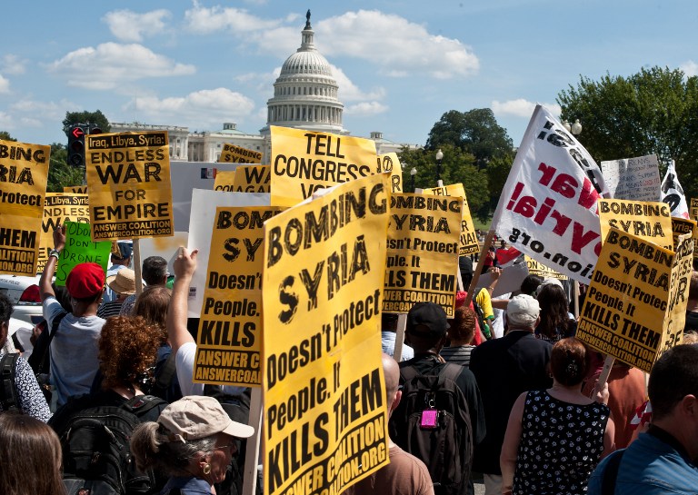 تظاهرة في البانيا ضد امكانية تدمير اسلحة كيميائية سورية على اراضيها