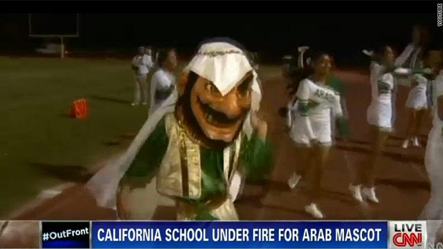 تميمة "عربي" لمدرسة أمريكية تثير ضجة في ولاية كاليفورنيا 