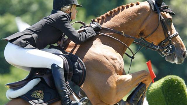 14 فارسة يتنافسن على كأس العالم للخيول العربية بأبو ظبي 14 فارسة يتنافسن على كأس العالم للخيول العربية بأبو ظبي