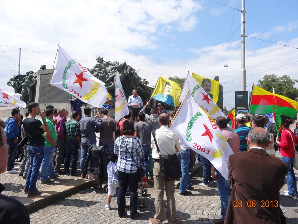 المعارضة السورية تعتبر حزب الاتحاد الكردي "تنظيما معاديا للثورة"