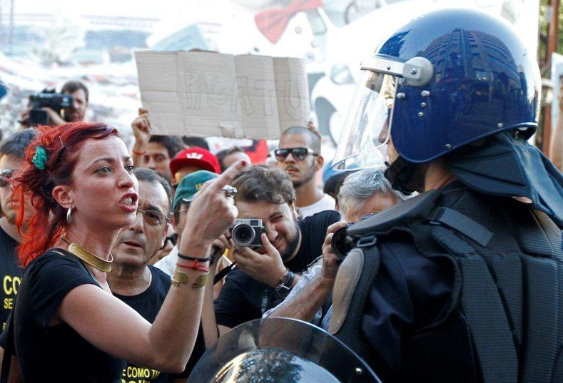 المتظاهرون التايلانديون يرفضون التفاوض قبل رحيل الحكومة