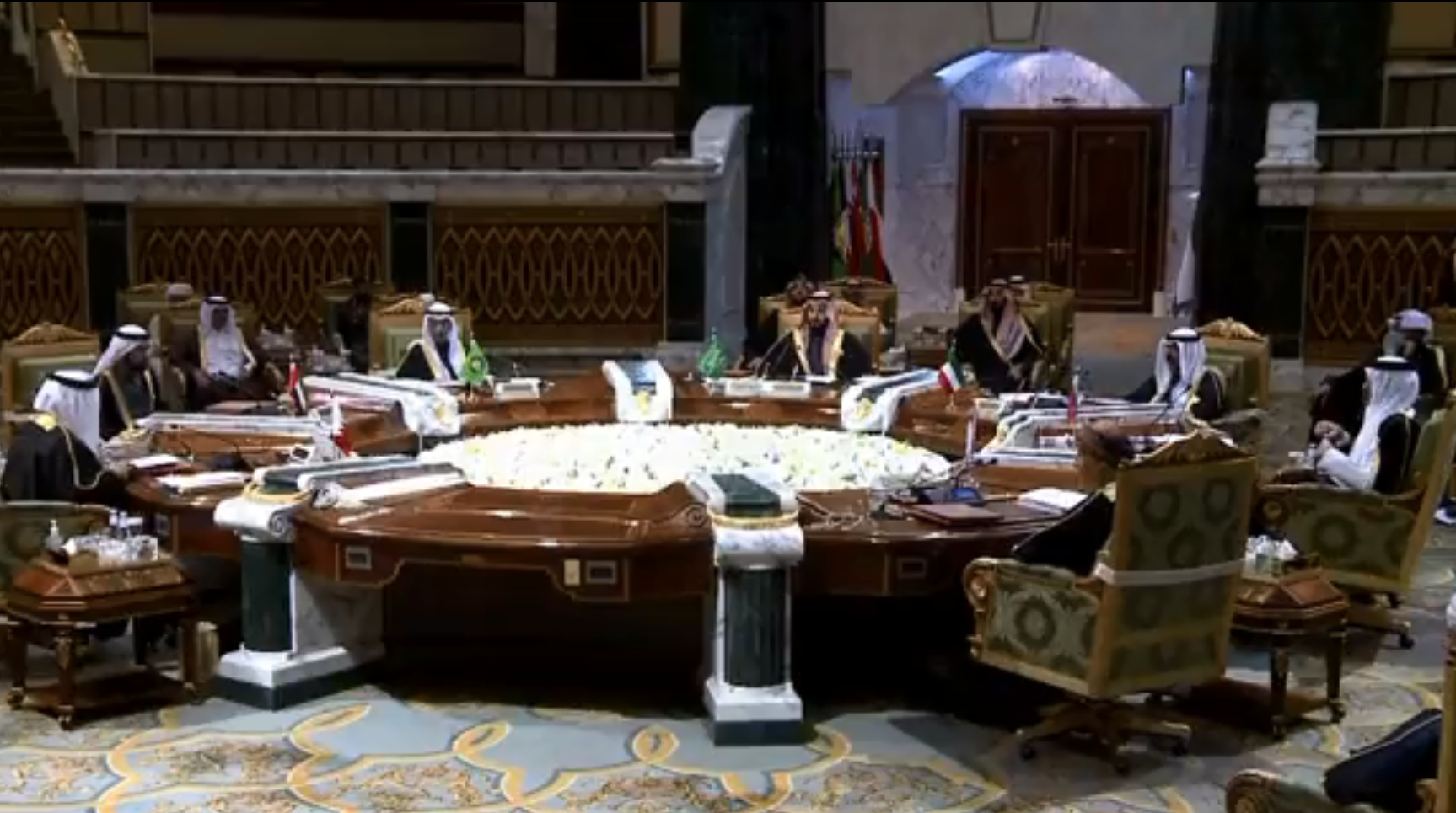 القمة الخليجية ترفض التدخلات الاقليمية بالشأن السوري