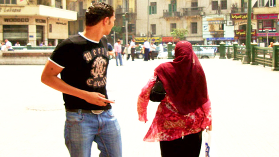 بشرى للنساء المغربيات ...حبس وعقوبات مالية لمن يتحرش بهن