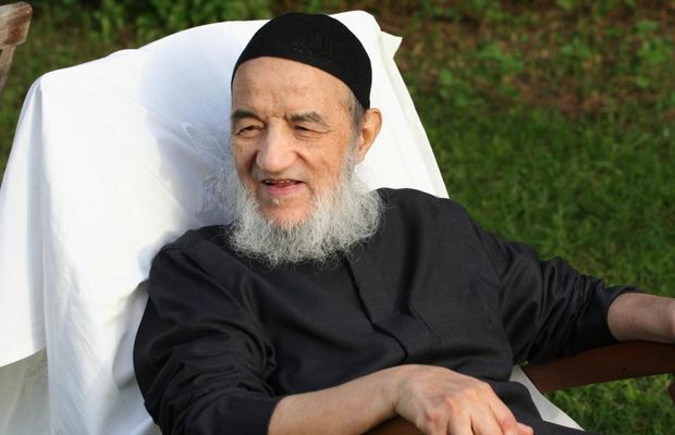 جمعية العدل والاحسان المغربية تؤكد بقاءها على خط زعيمها الروحي الشيخ  ياسين