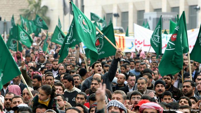 الاخوان المسلمون من السلطة الى القائمة السوداء للارهاب